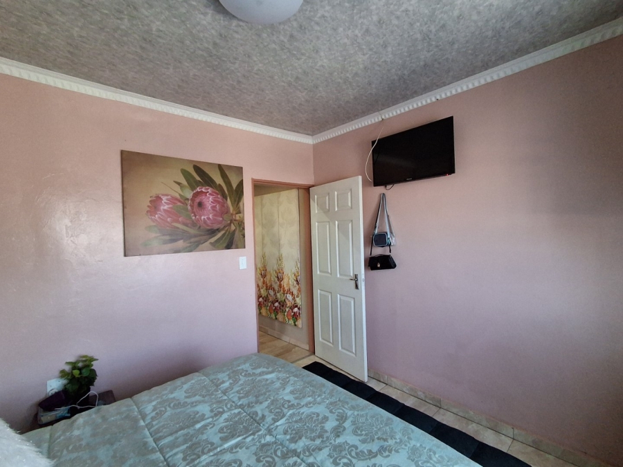 3 Bedroom Property for Sale in Ikageng North West